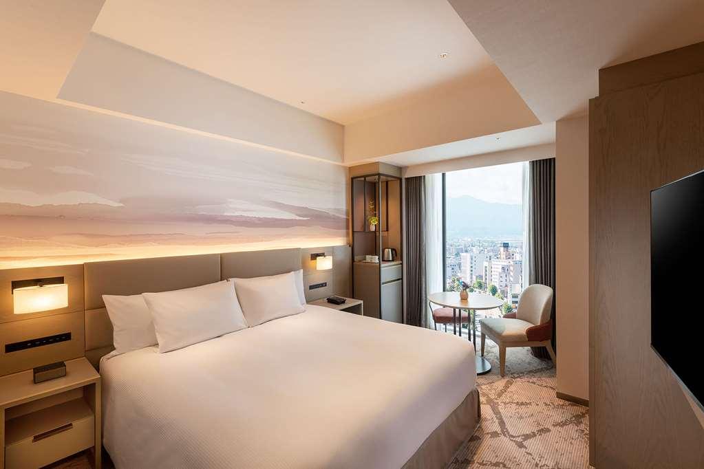 Готель Doubletree By Hilton Тояма Номер фото