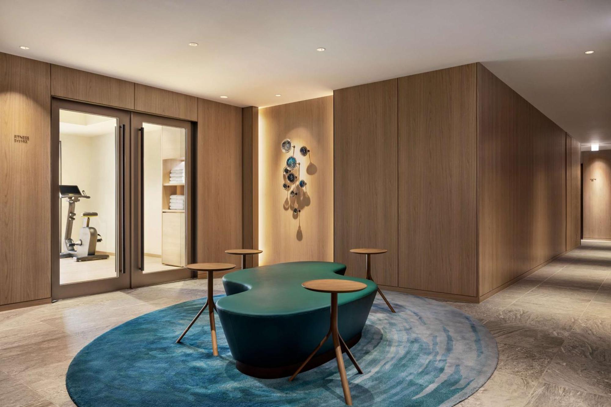 Готель Doubletree By Hilton Тояма Екстер'єр фото