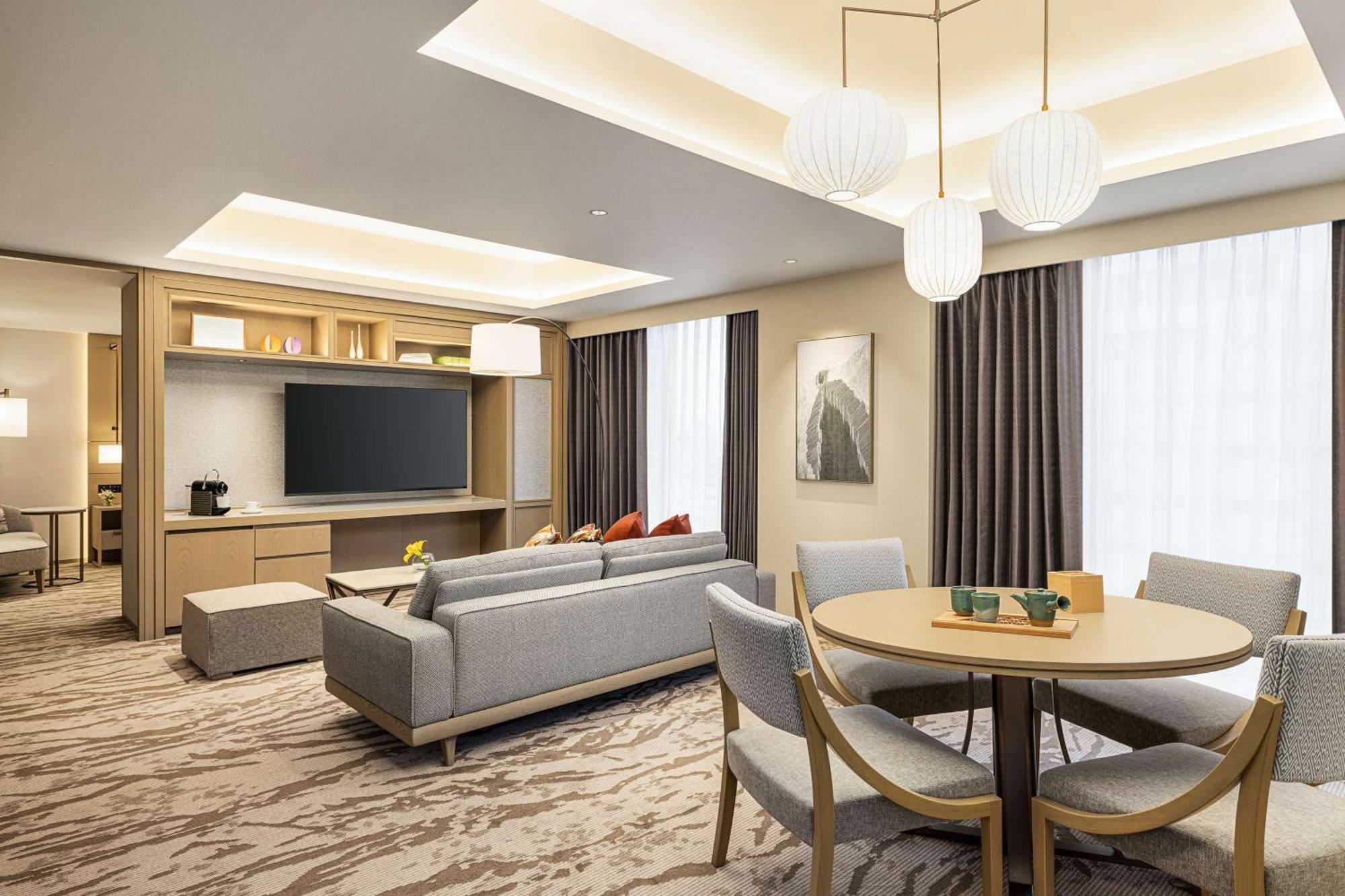 Готель Doubletree By Hilton Тояма Екстер'єр фото