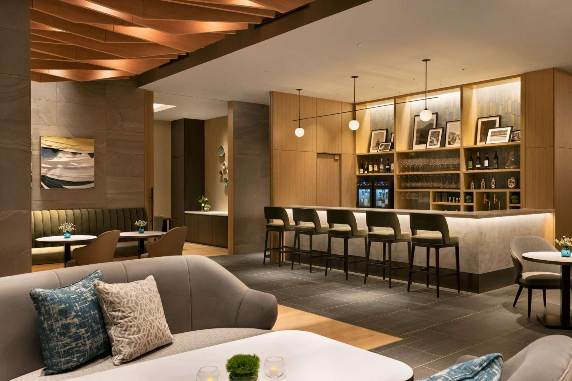 Готель Doubletree By Hilton Тояма Екстер'єр фото