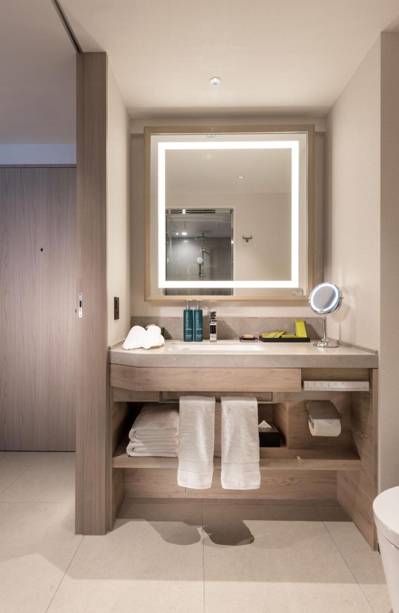 Готель Doubletree By Hilton Тояма Екстер'єр фото