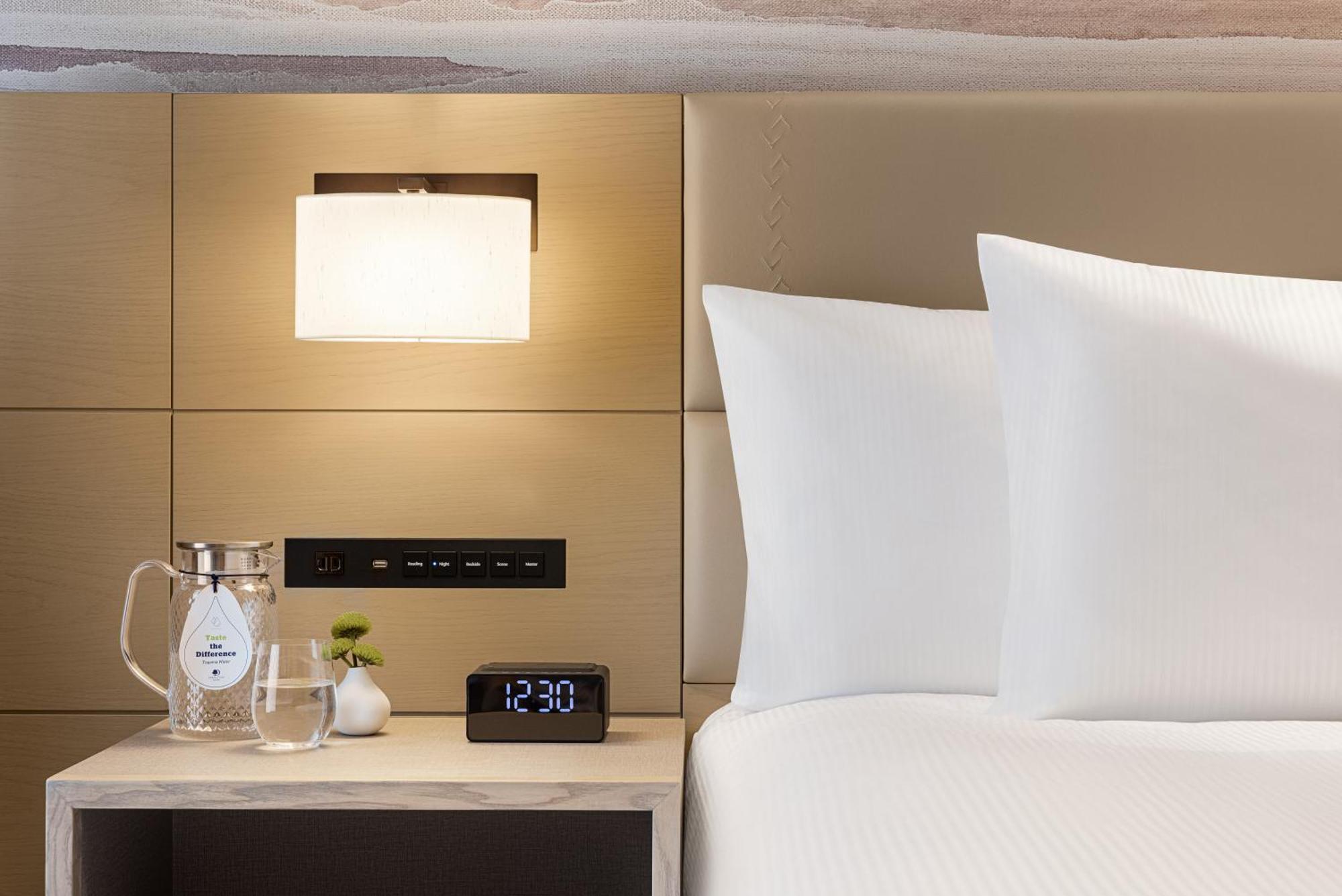 Готель Doubletree By Hilton Тояма Екстер'єр фото