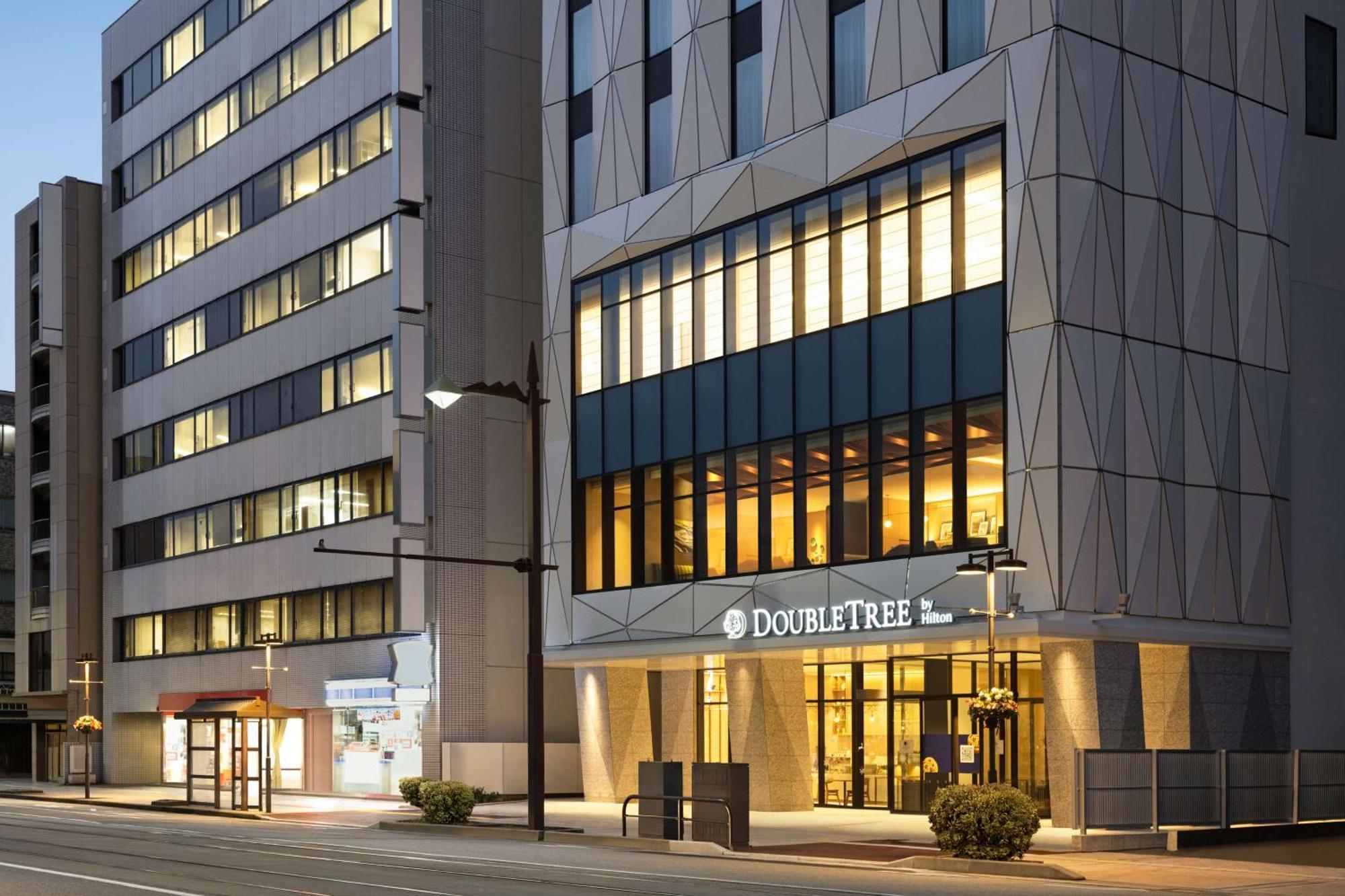 Готель Doubletree By Hilton Тояма Екстер'єр фото